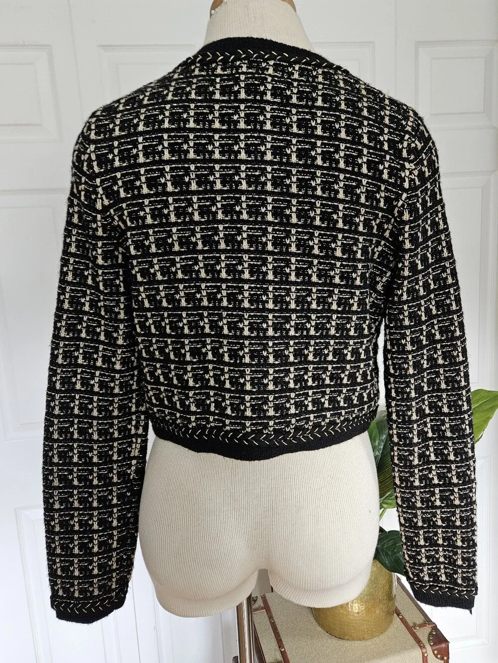 URBAN REVIVO Chic-Preppy Tailored Knit Vintage-Inspired Size M Cardigan/Jacket. - Picture 2 of 8